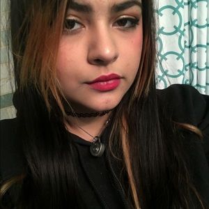 Meet your Posher, Leila